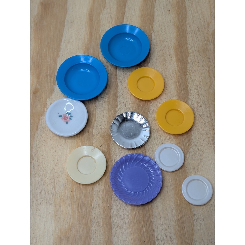 Vintage Dollhouse Miniature Plates Lot‎ Plastic Barbie Sized Kitchen Dishes 10pc